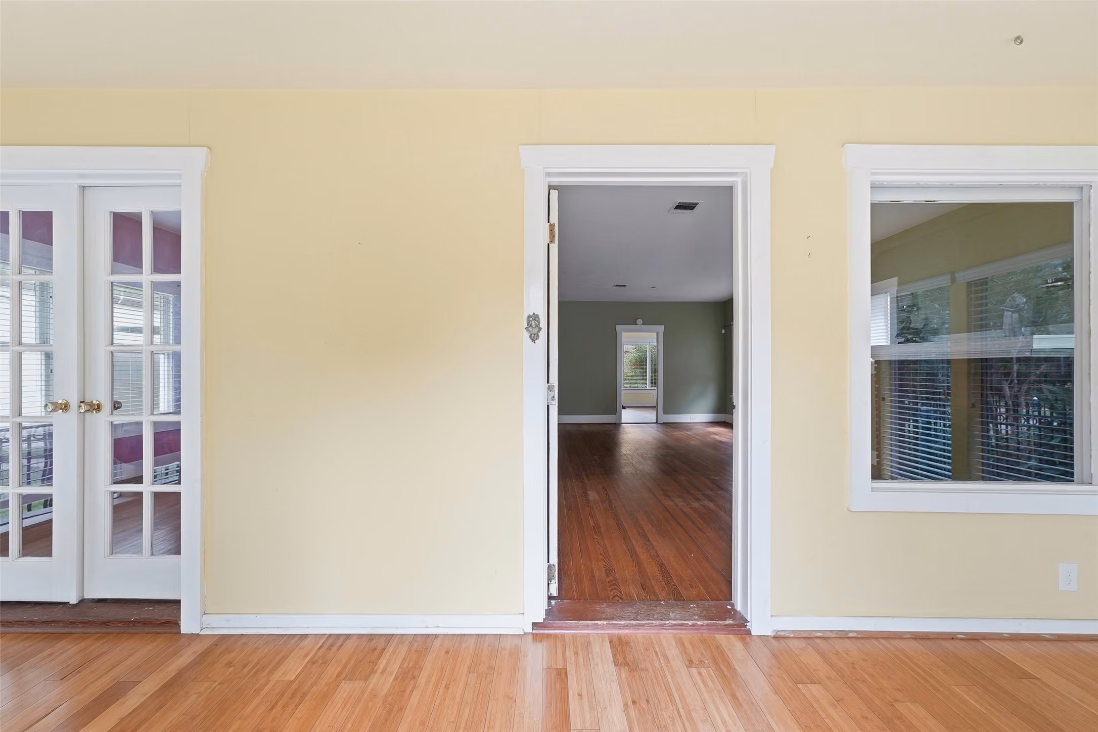 Photo 2 of 3211 Beauchamp Street, Houston, TX