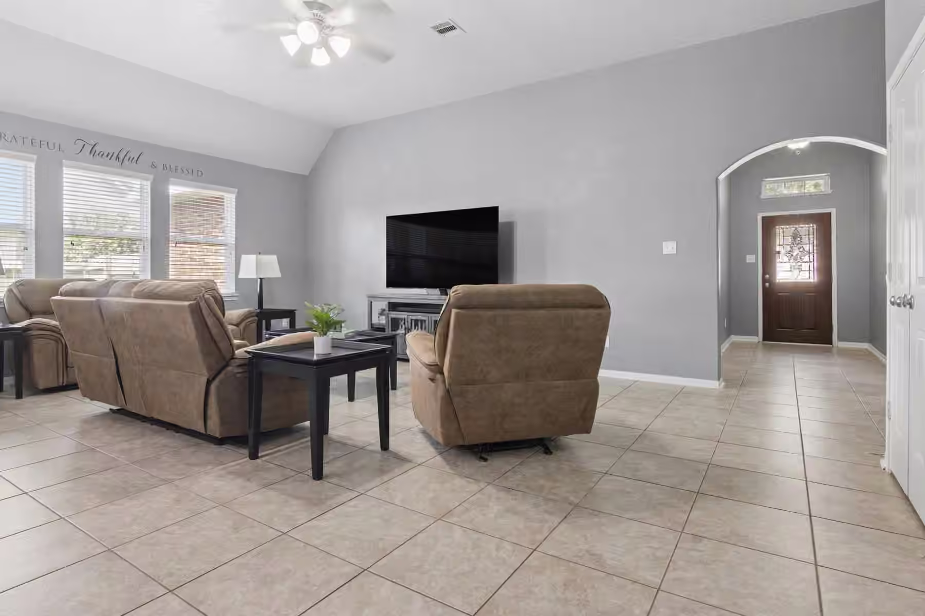 Photo 7 of 2148 Colonial Street, Alvin, TX