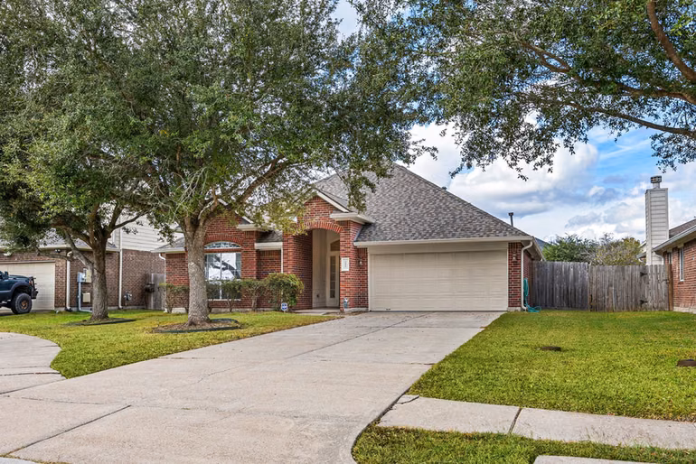Photo 4 of 3012 Kings Isle Lane, Dickinson, TX