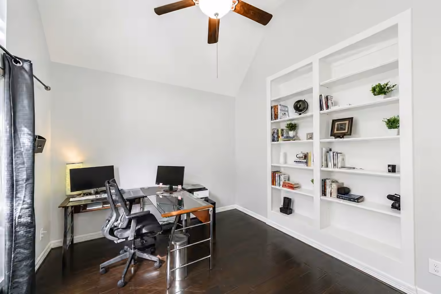 Photo 4 of 170 Hearthshire Circle, The Woodlands, TX