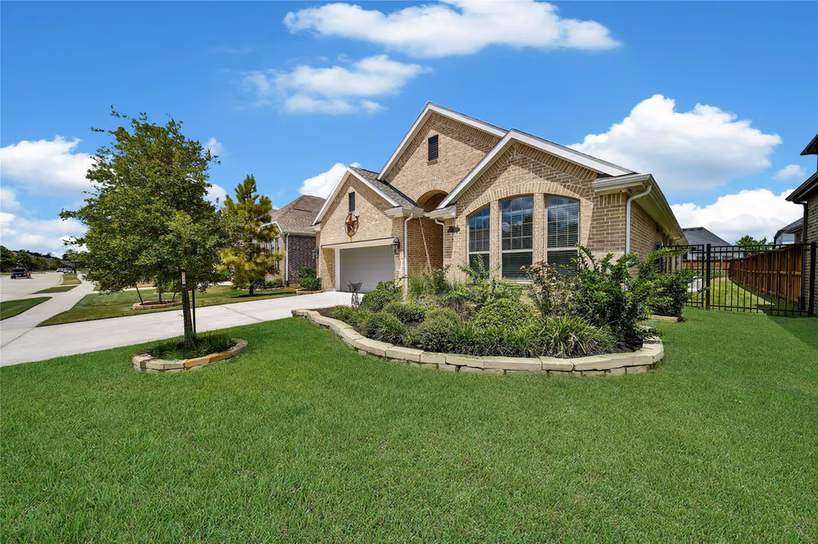 Photo 2 of 4611 Silver Moon Drive, Spring, TX