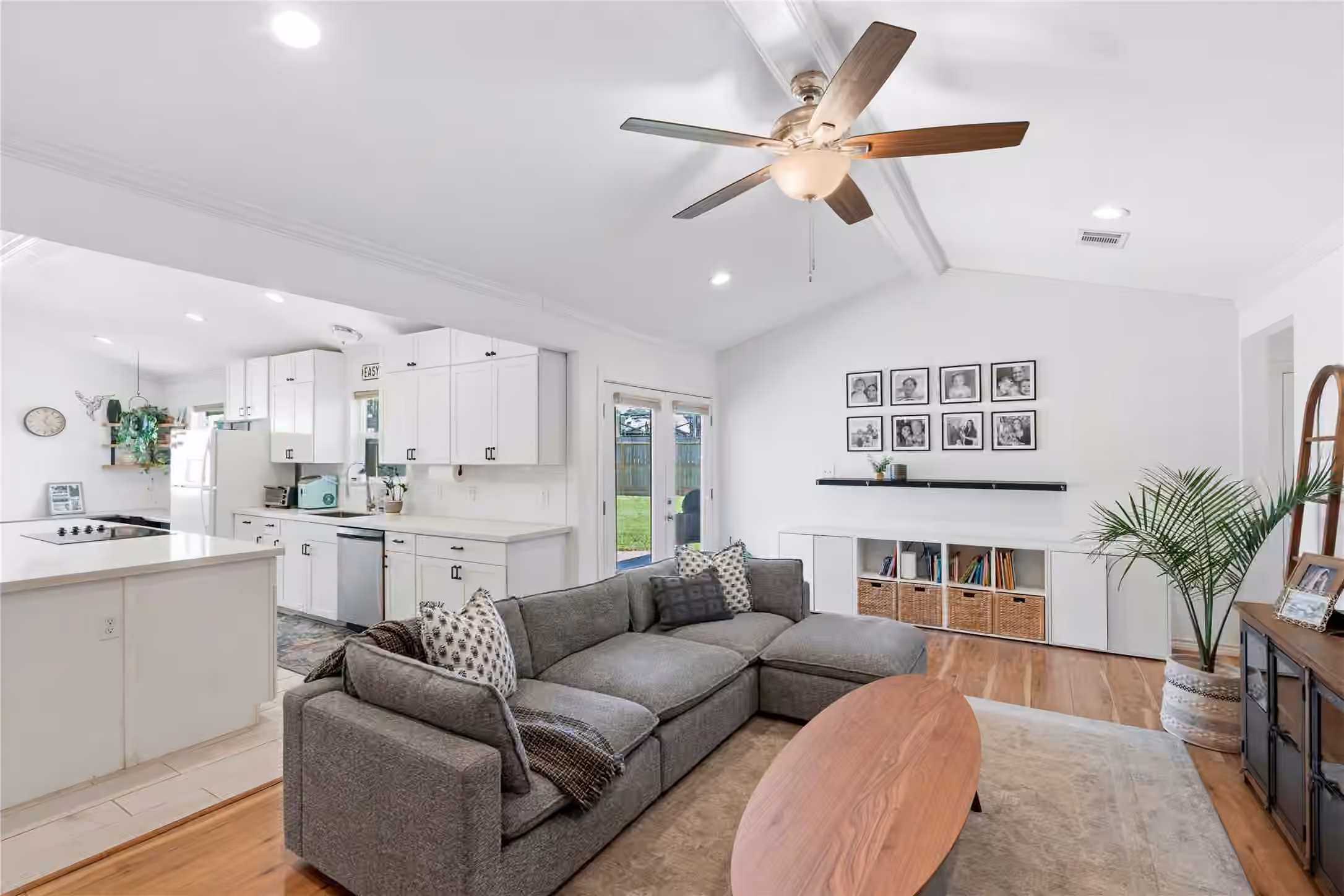 Photo 2 of 102 Enchanted Oaks Court, Spring, TX