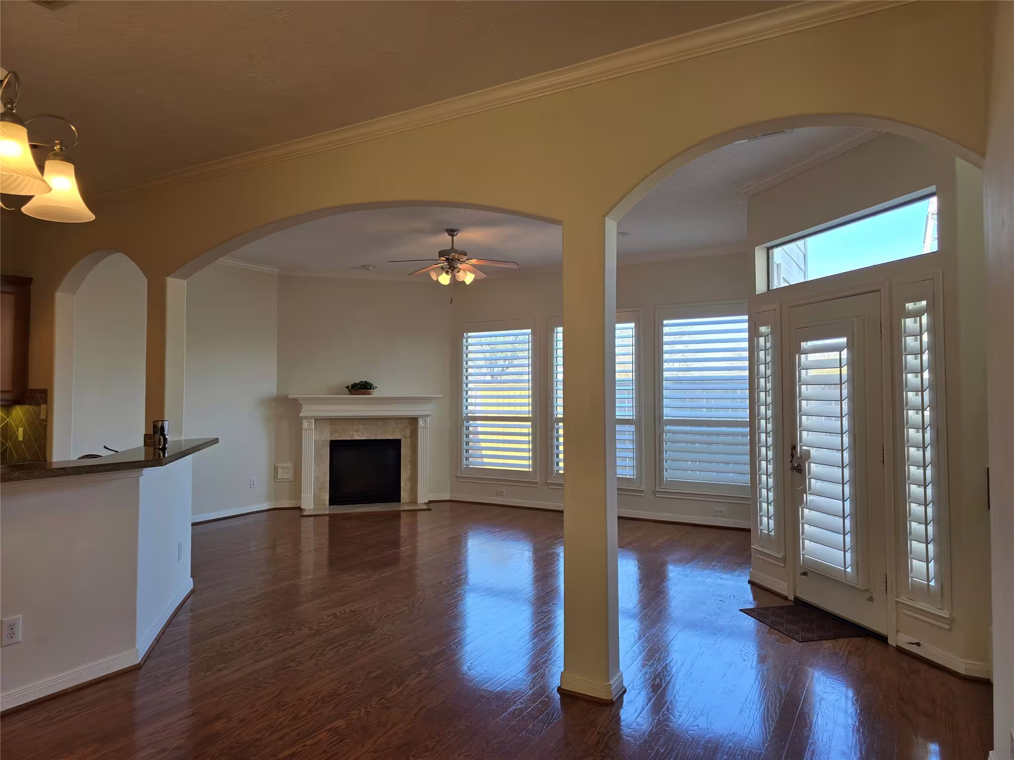 Photo 5 of 3716 N Becca Lane, Houston, TX