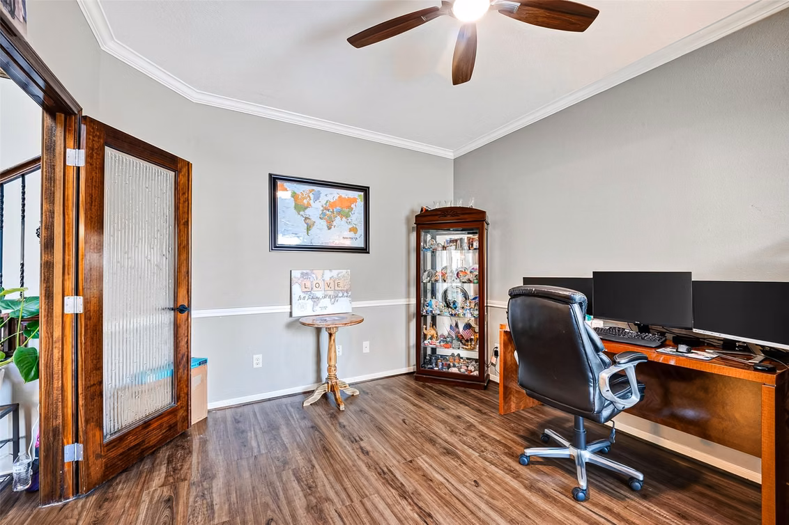 Photo 5 of 2221 Tracy Way, Deer Park, TX