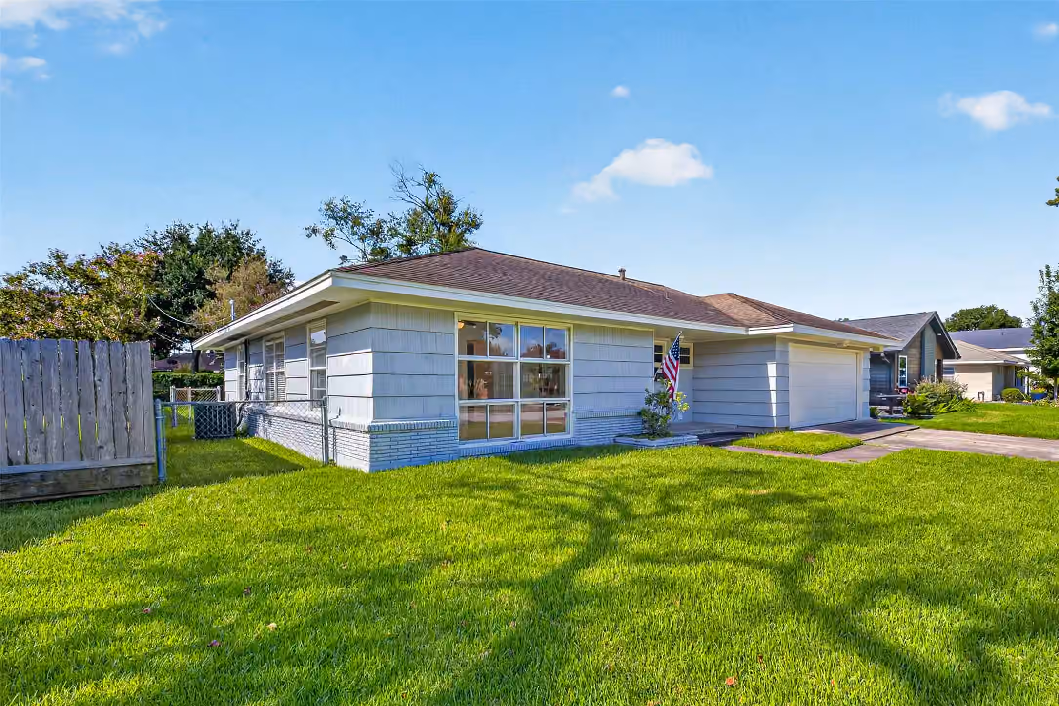 Photo 2 of 6307 Pineshade Lane, Houston, TX