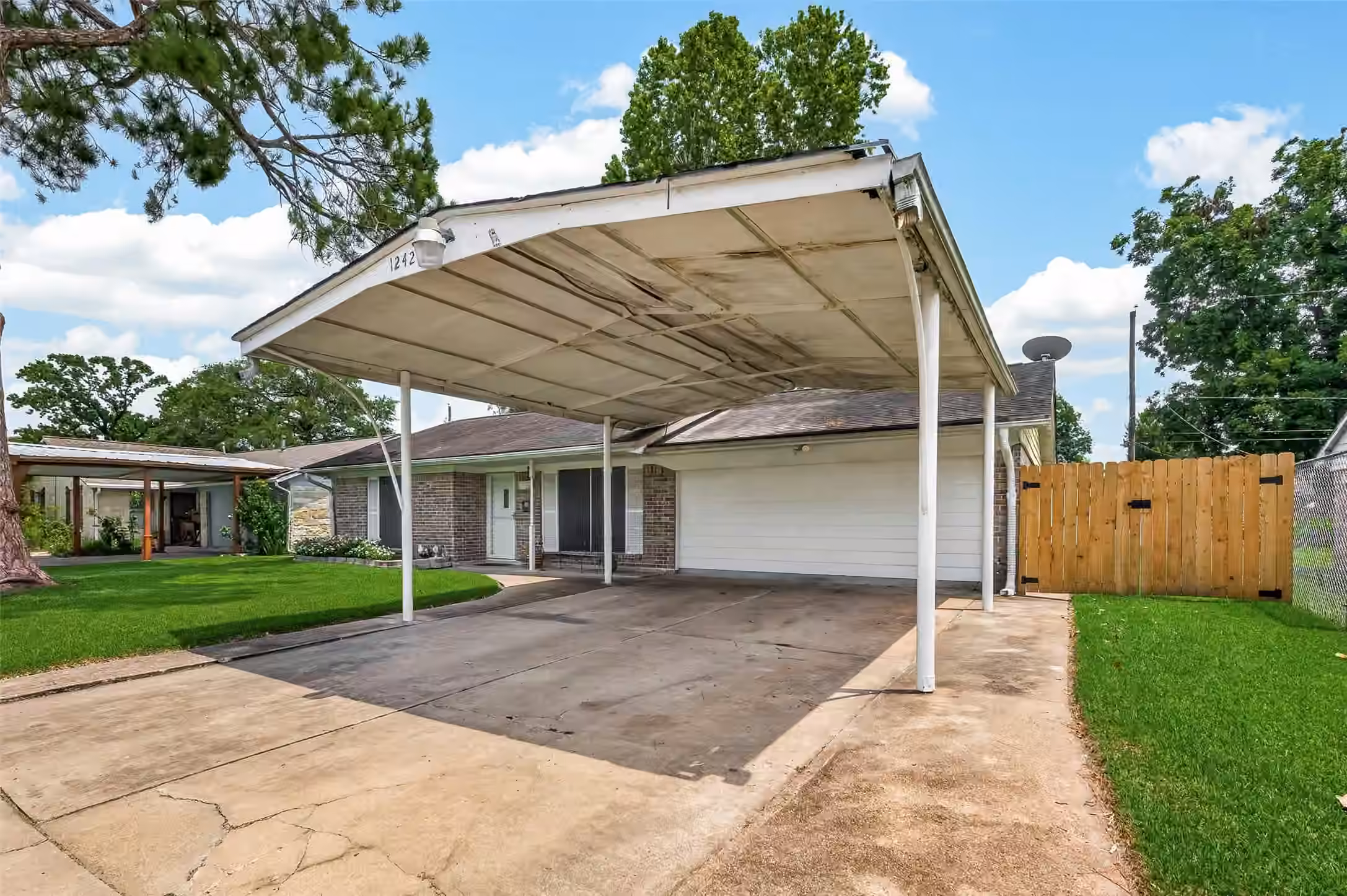 Photo 5 of 1242 Wardmont Street, Houston, TX