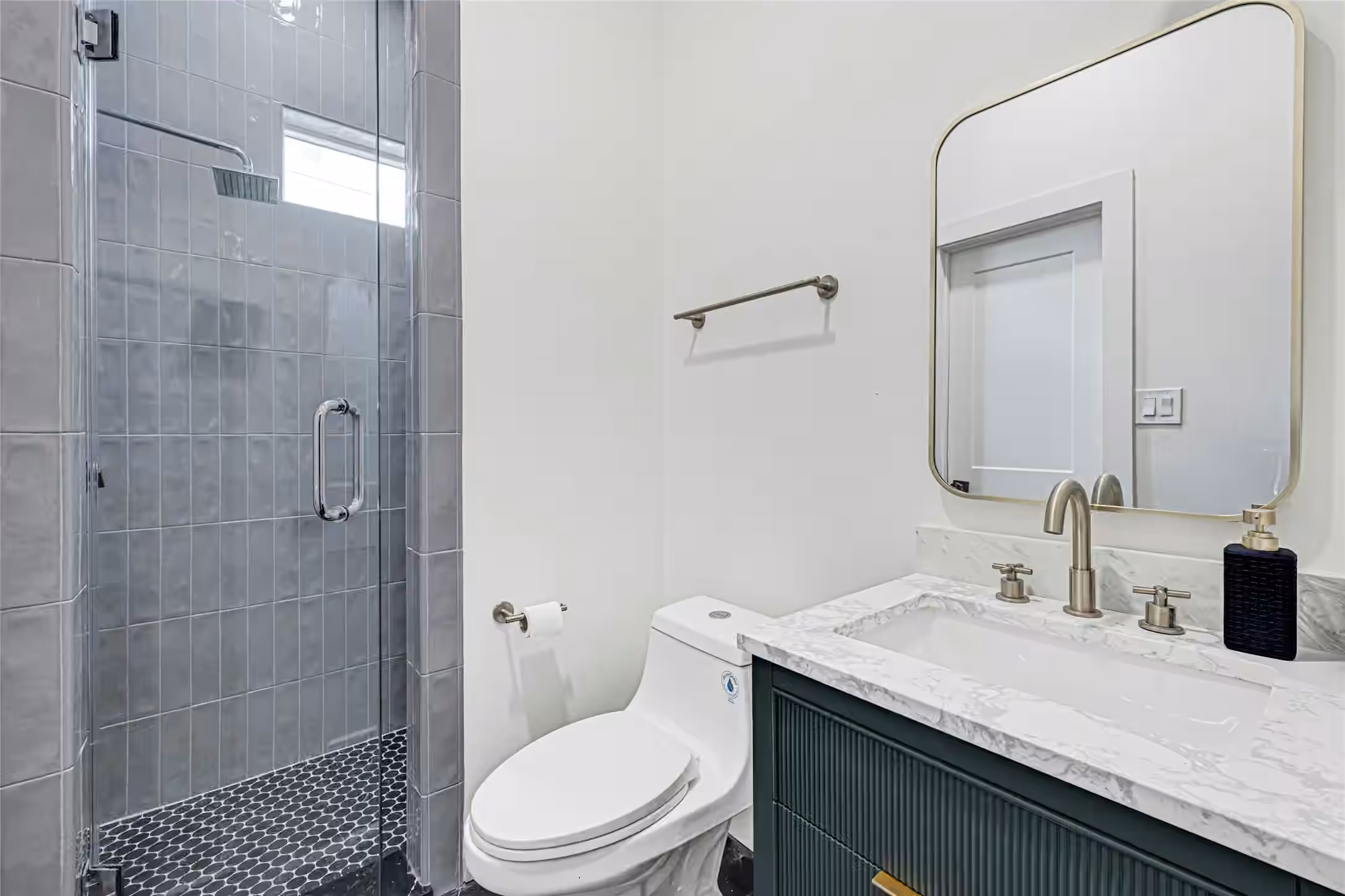 Photo 4 of 5617 Val Verde Street B, Houston, TX