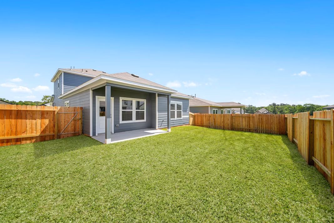 Photo 4 of 1345 Ravenna Place, Brookshire, TX