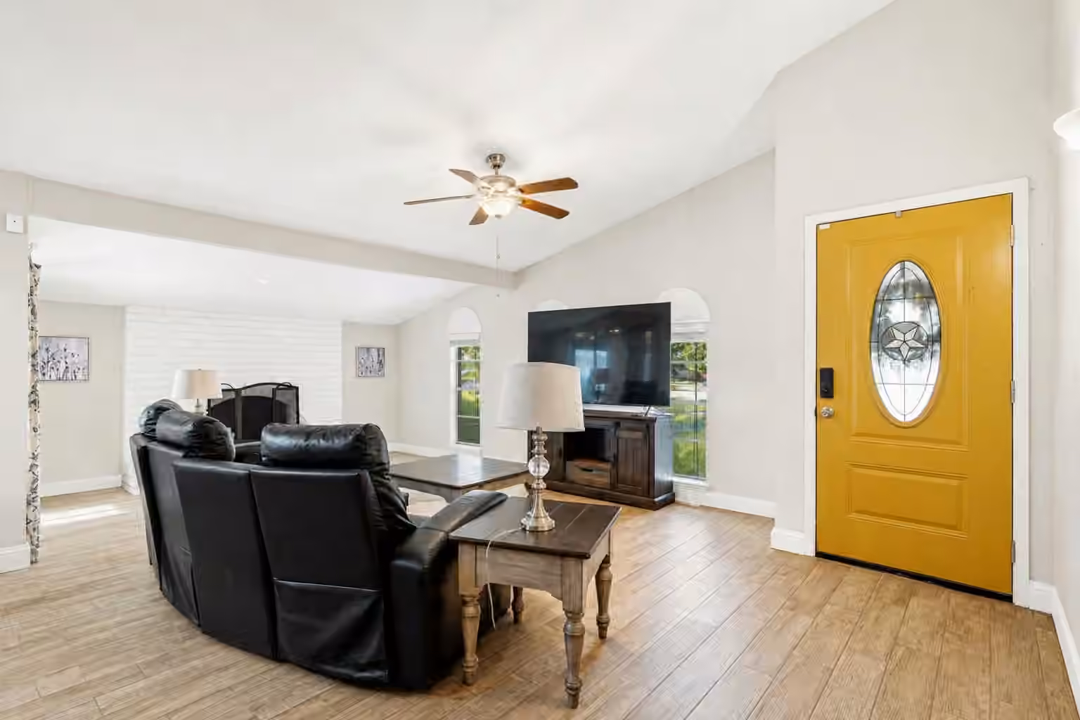 Photo 5 of 3307 Meadowview Drive, Missouri City, TX