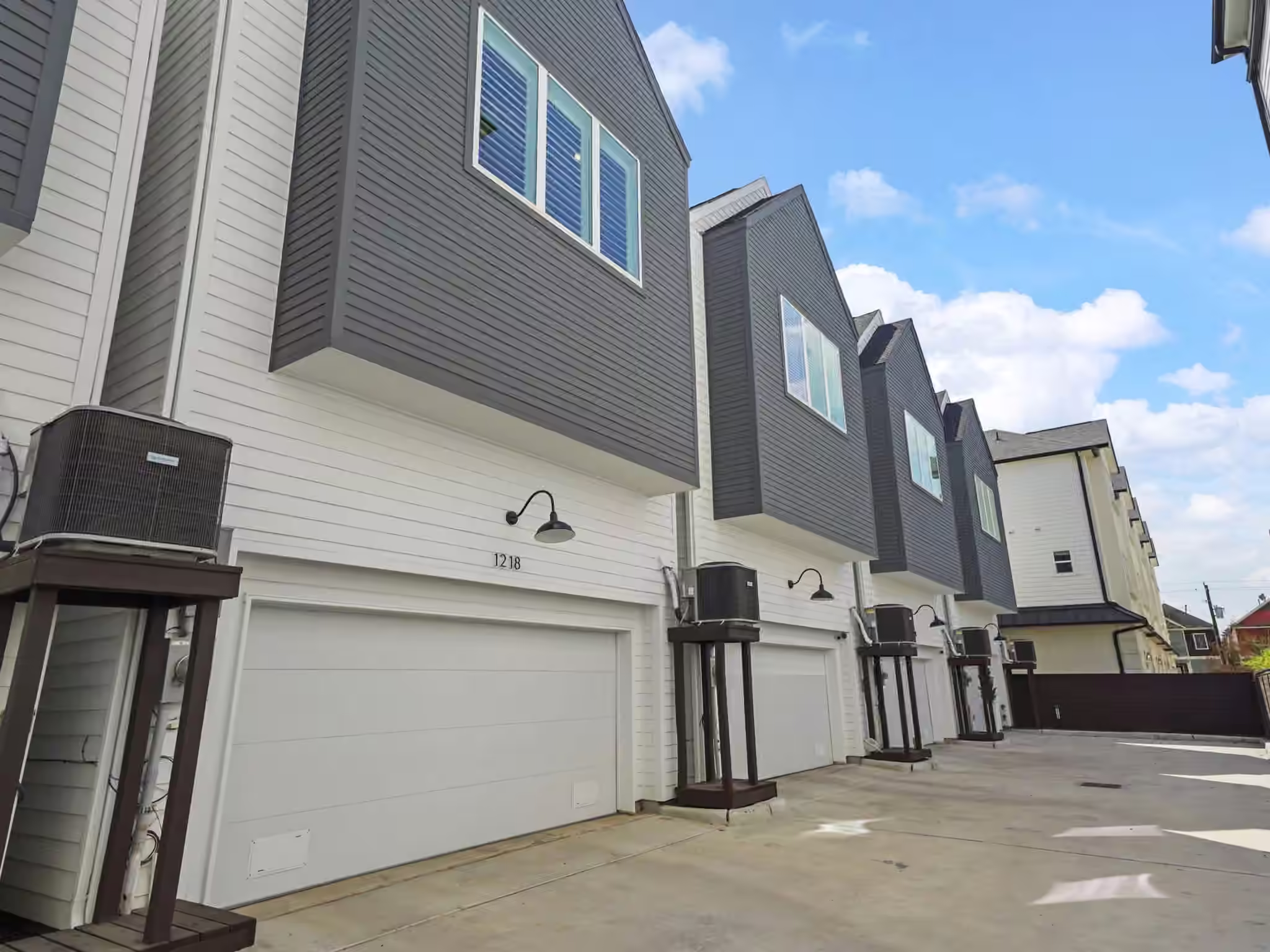 Photo 2 of 1218 W 24th Street D, Houston, TX