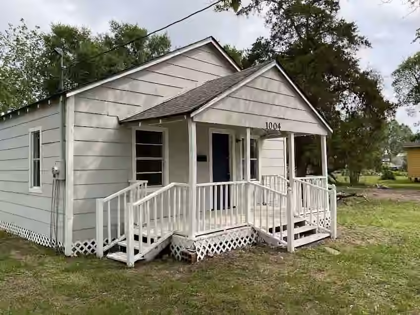 Photo of 1004 Harlem Street, El Campo, TX