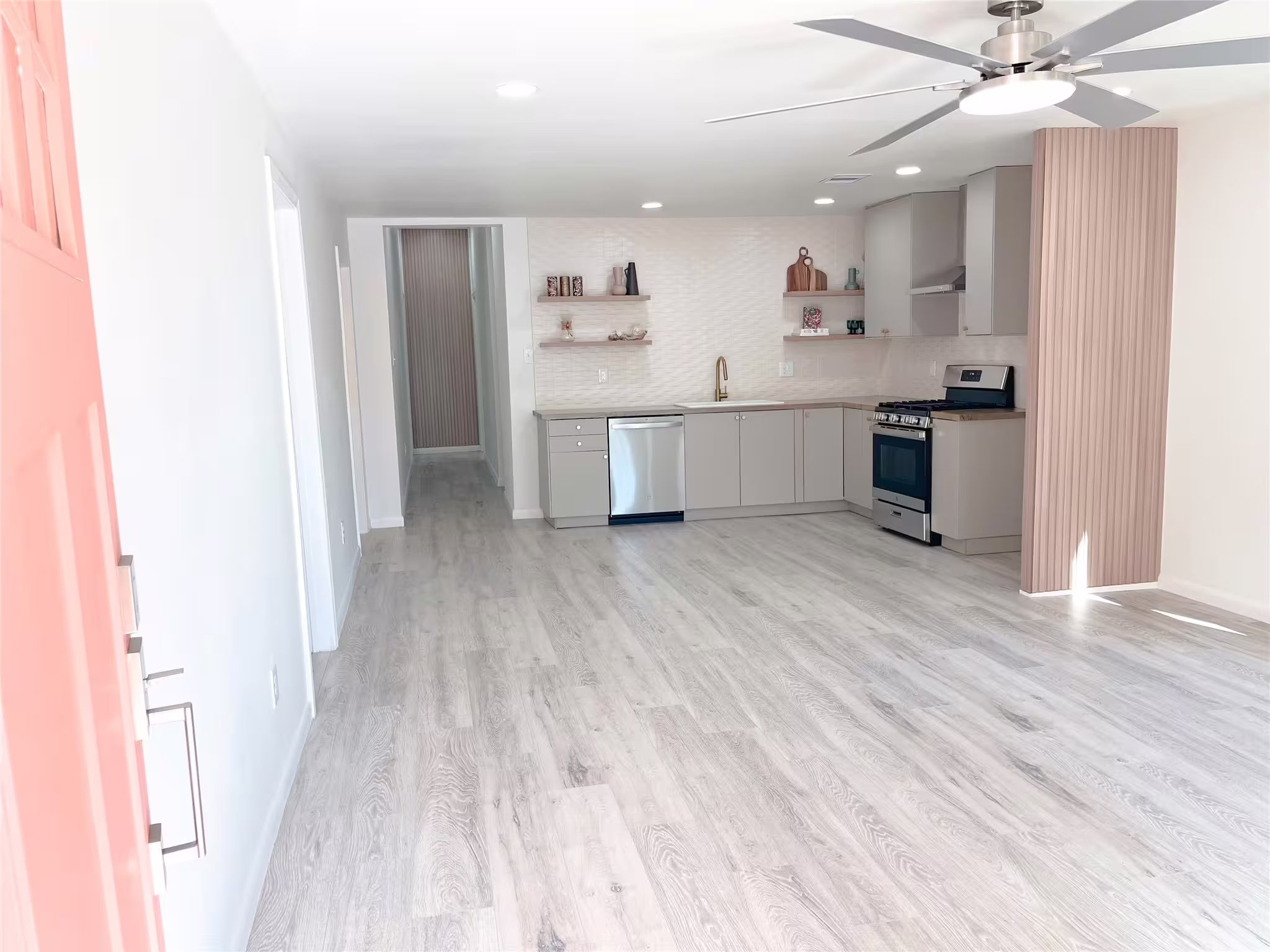 Photo 3 of 2516 Avenue M, Galveston, TX
