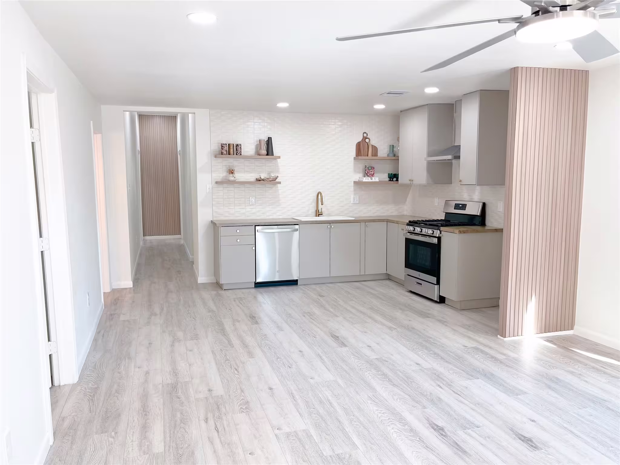Photo 4 of 2516 Avenue M, Galveston, TX