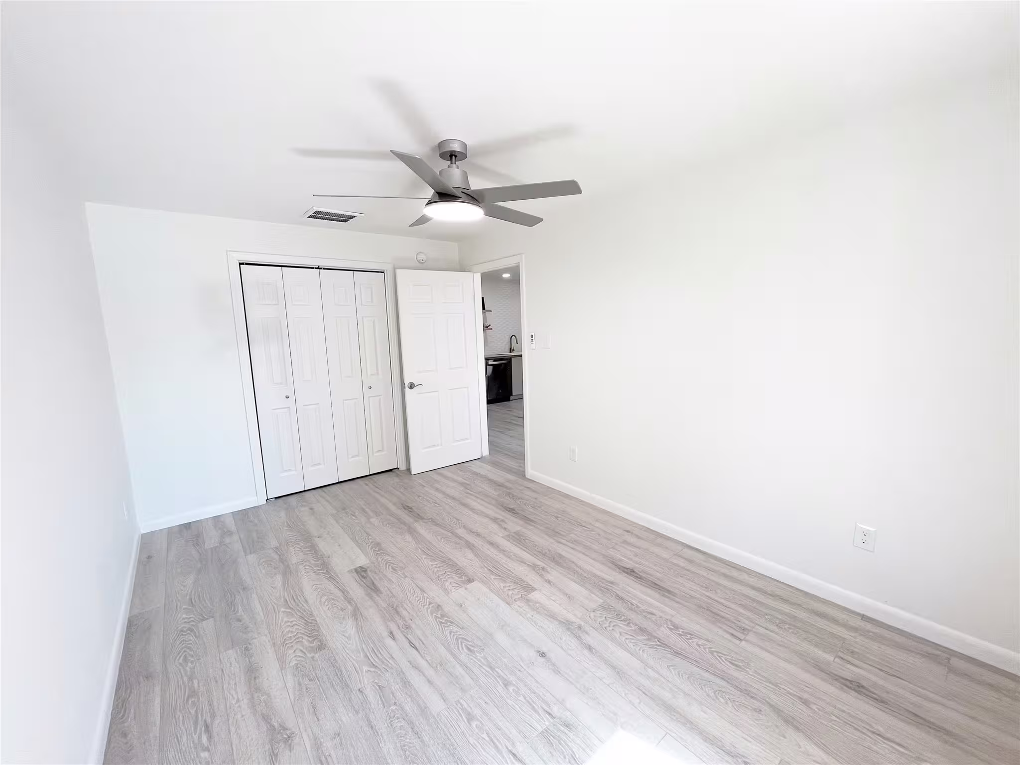 Photo 7 of 2516 Avenue M, Galveston, TX
