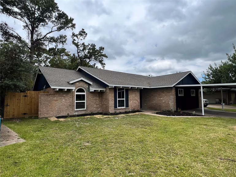 Photo 2 of 7110 Ensworth Drive, Houston, TX