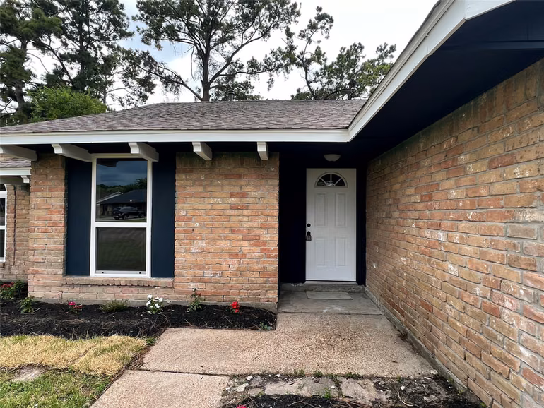 Photo 4 of 7110 Ensworth Drive, Houston, TX