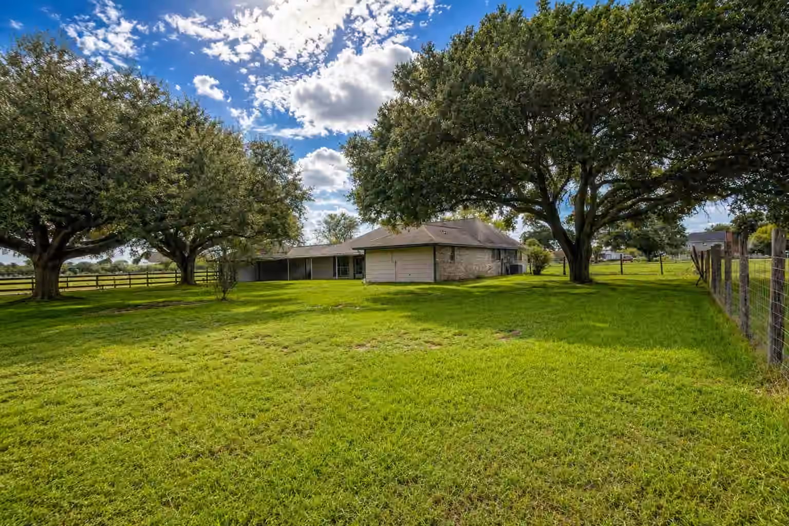 Photo 5 of 8696 Moravian Drive, Sealy, TX
