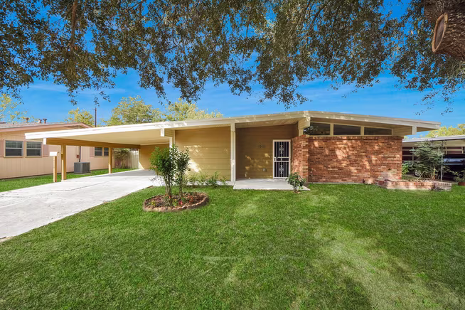 Photo 2 of 5326 Heatherbrook Drive, Houston, TX