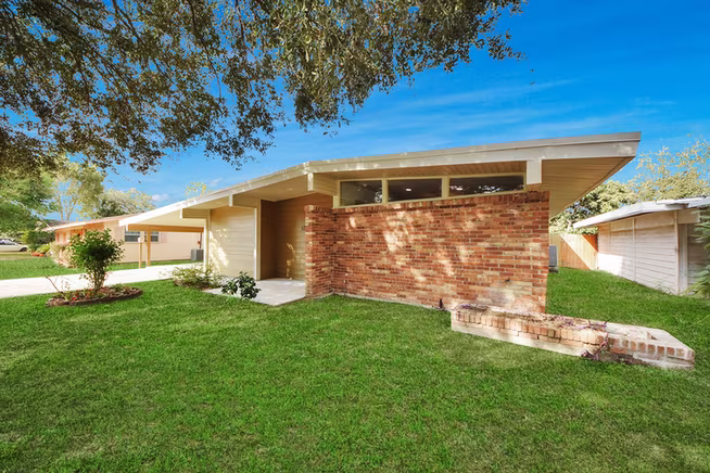 Photo 3 of 5326 Heatherbrook Drive, Houston, TX