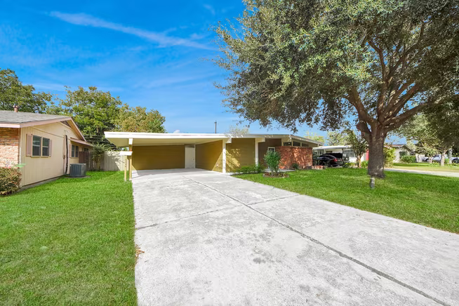 Photo 5 of 5326 Heatherbrook Drive, Houston, TX