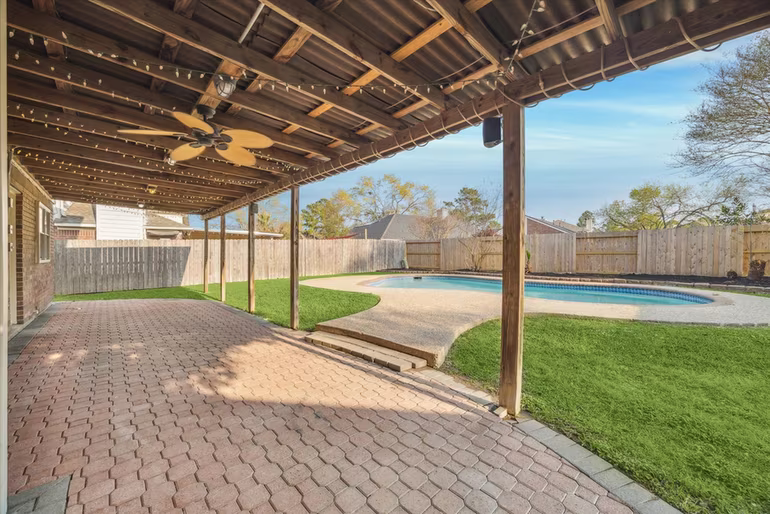 Photo 4 of 18035 Berry Branch Drive, Houston, TX