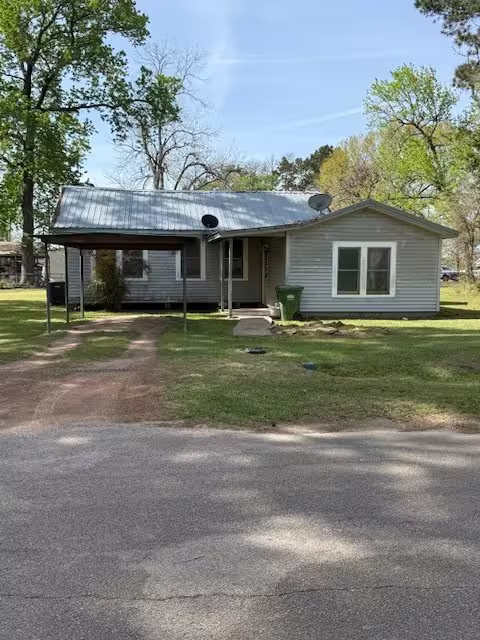 Photo 2 of 411 Sherwood Street E, Cleveland, TX