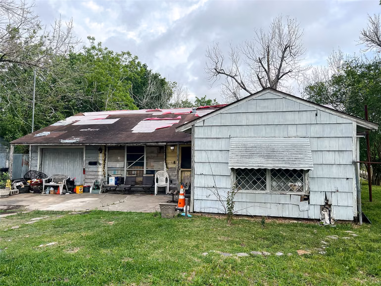Photo 3 of 5863 Southgood Street, Houston, TX