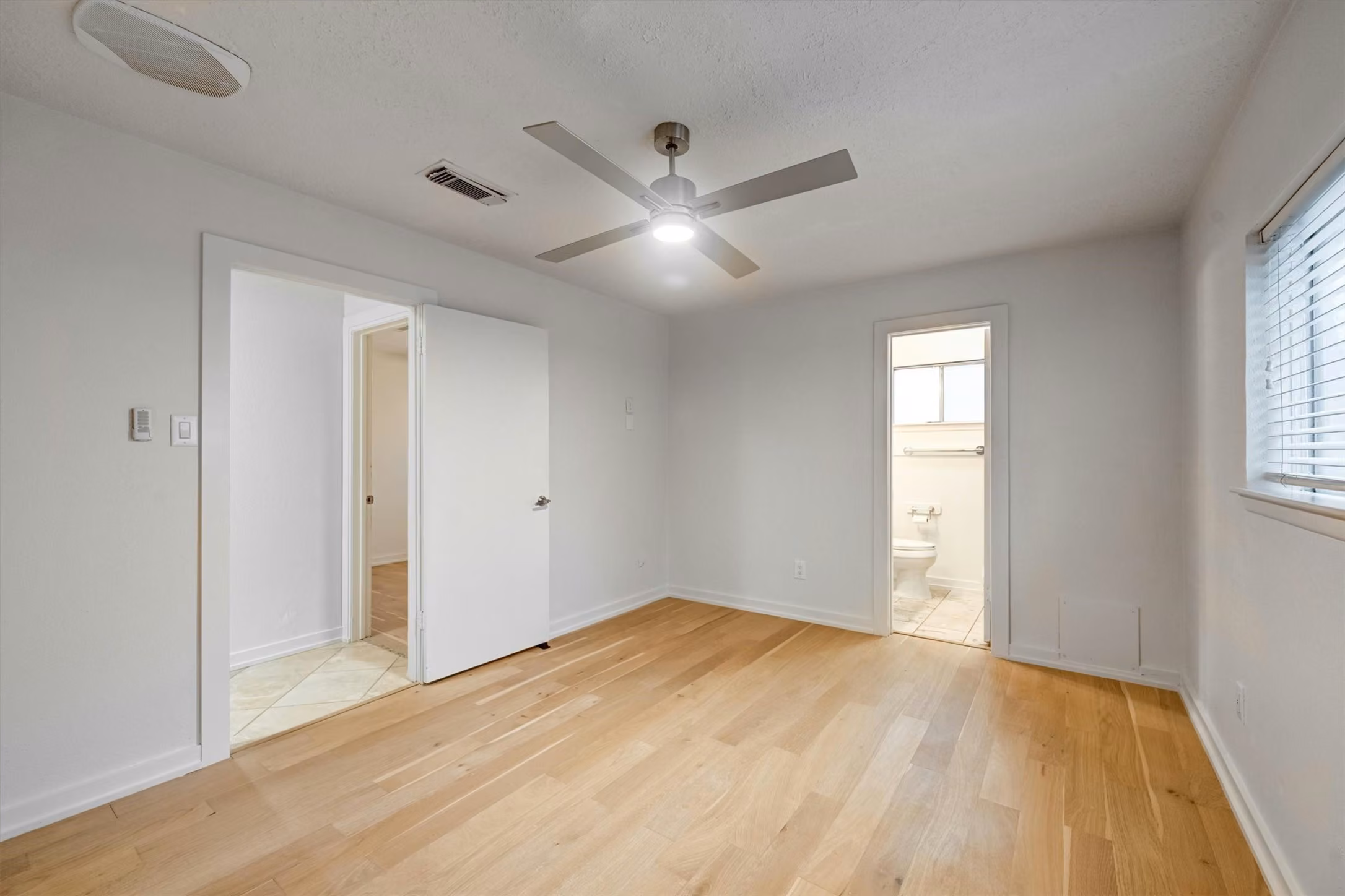Photo 6 of 10118 Fernstone Lane, Houston, TX