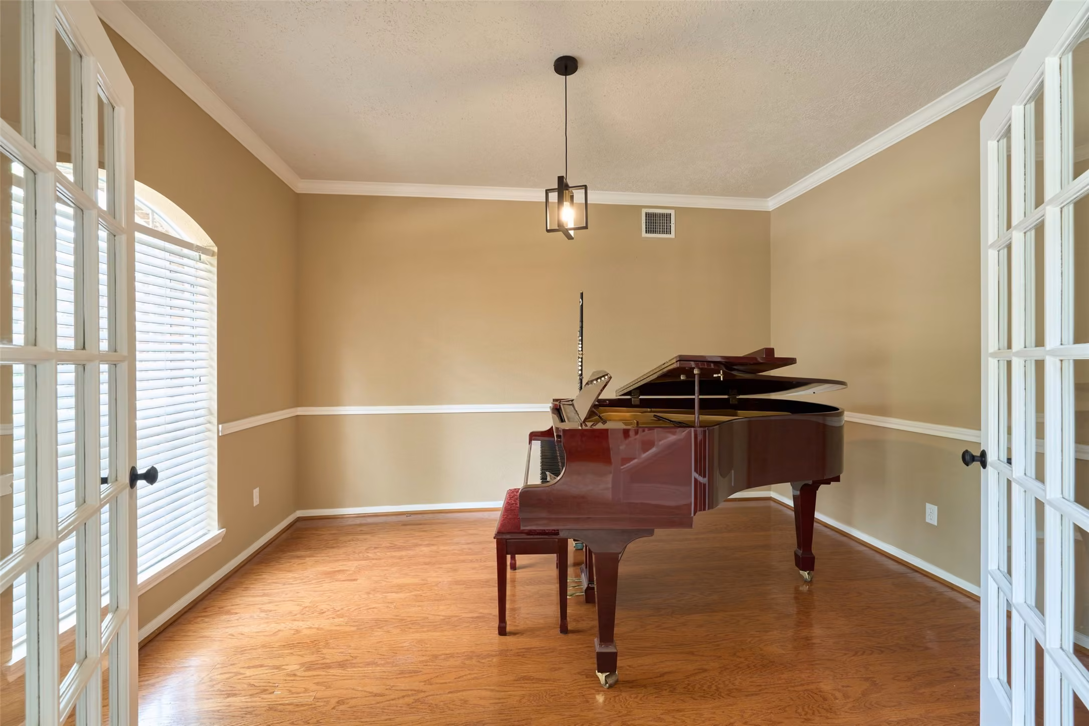 Photo 4 of 28130 Laura Court, Conroe, TX