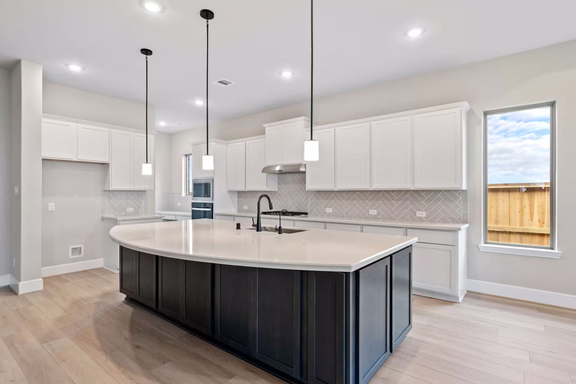 Photo 4 of 6411 Sparkling Citrus Street, Manvel, TX