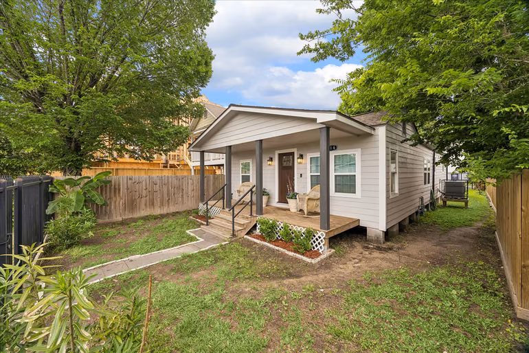 Photo 2 of 216 E 32nd Street, Houston, TX