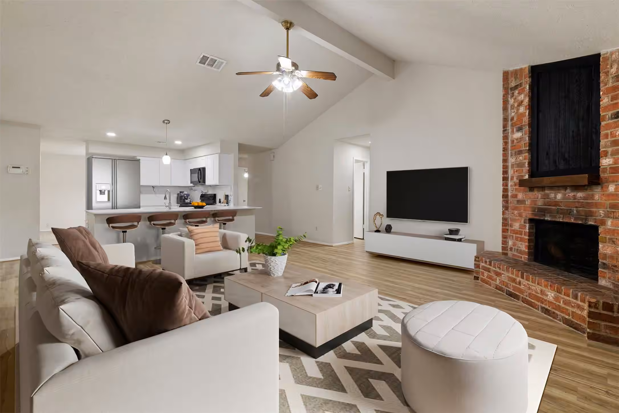 Photo 5 of 19635 Moonhollow Drive, Houston, TX