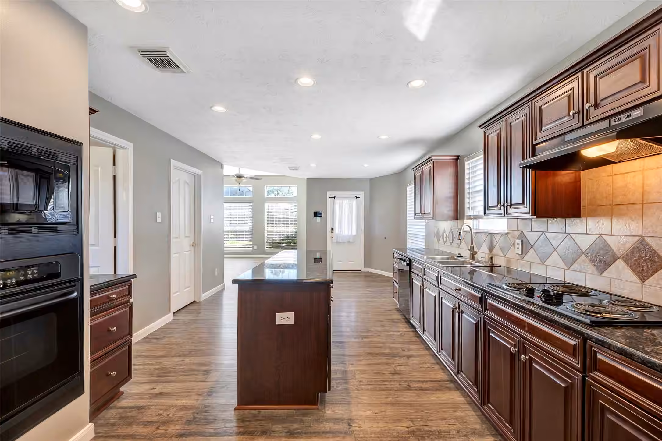 Photo of 11514 Tara Place, Pearland, TX 77584