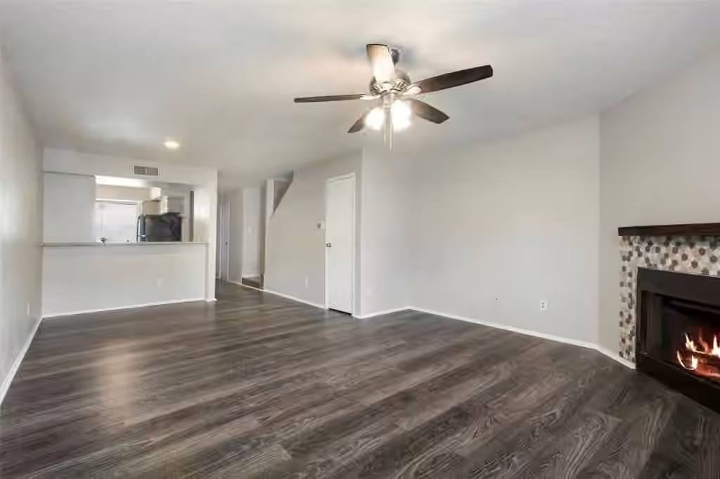 Photo 2 of 8704 Victorian Village Drive 8704, Houston, TX