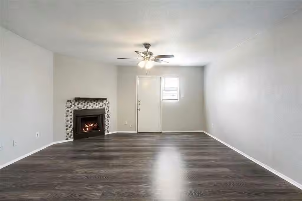 Photo 7 of 8704 Victorian Village Drive 8704, Houston, TX