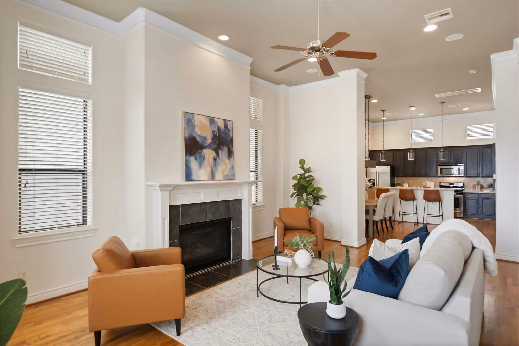Photo 4 of 1716 Dart Street, Houston, TX