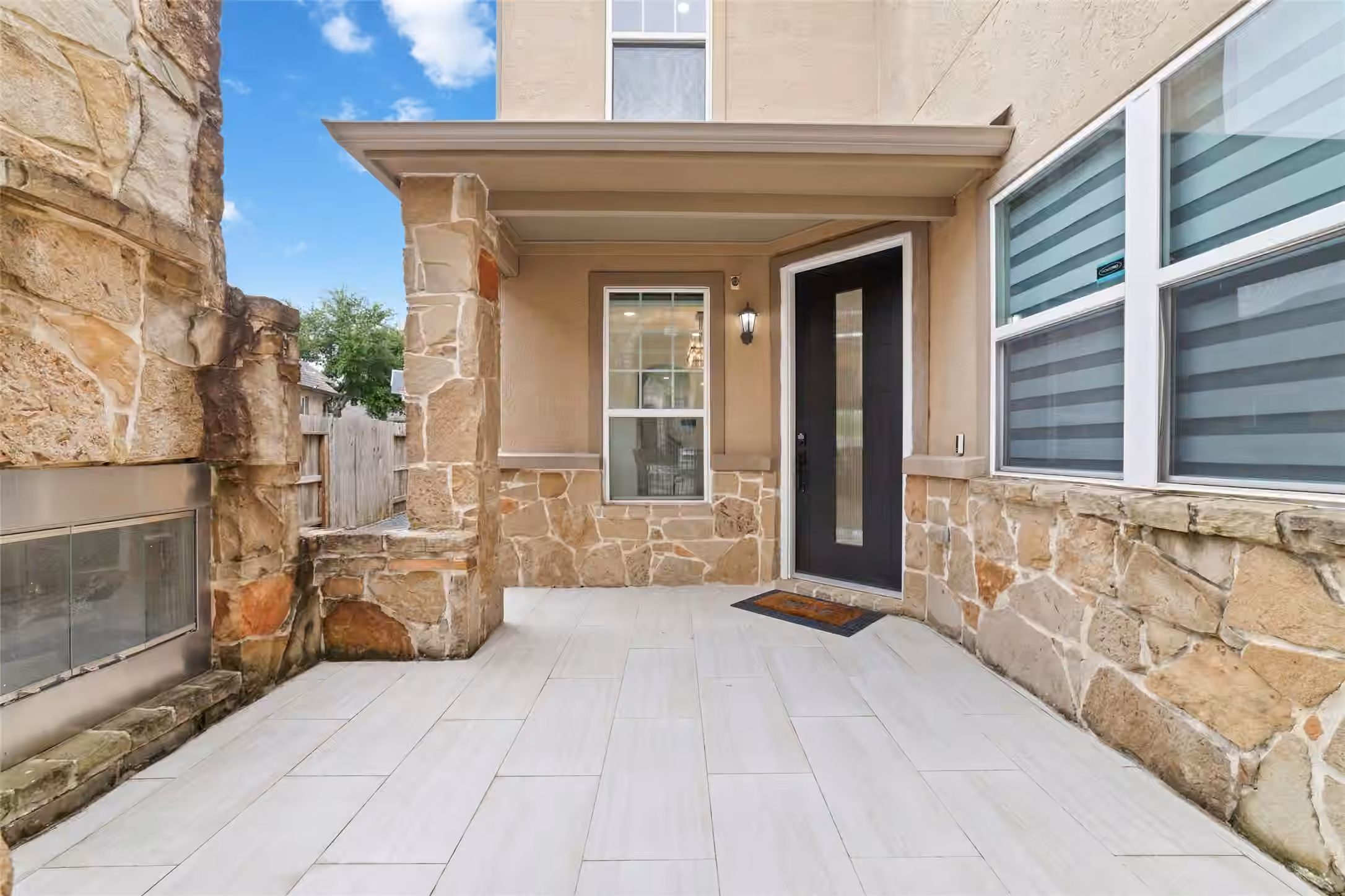 Photo 3 of 10910 Kirker Lane, Richmond, TX