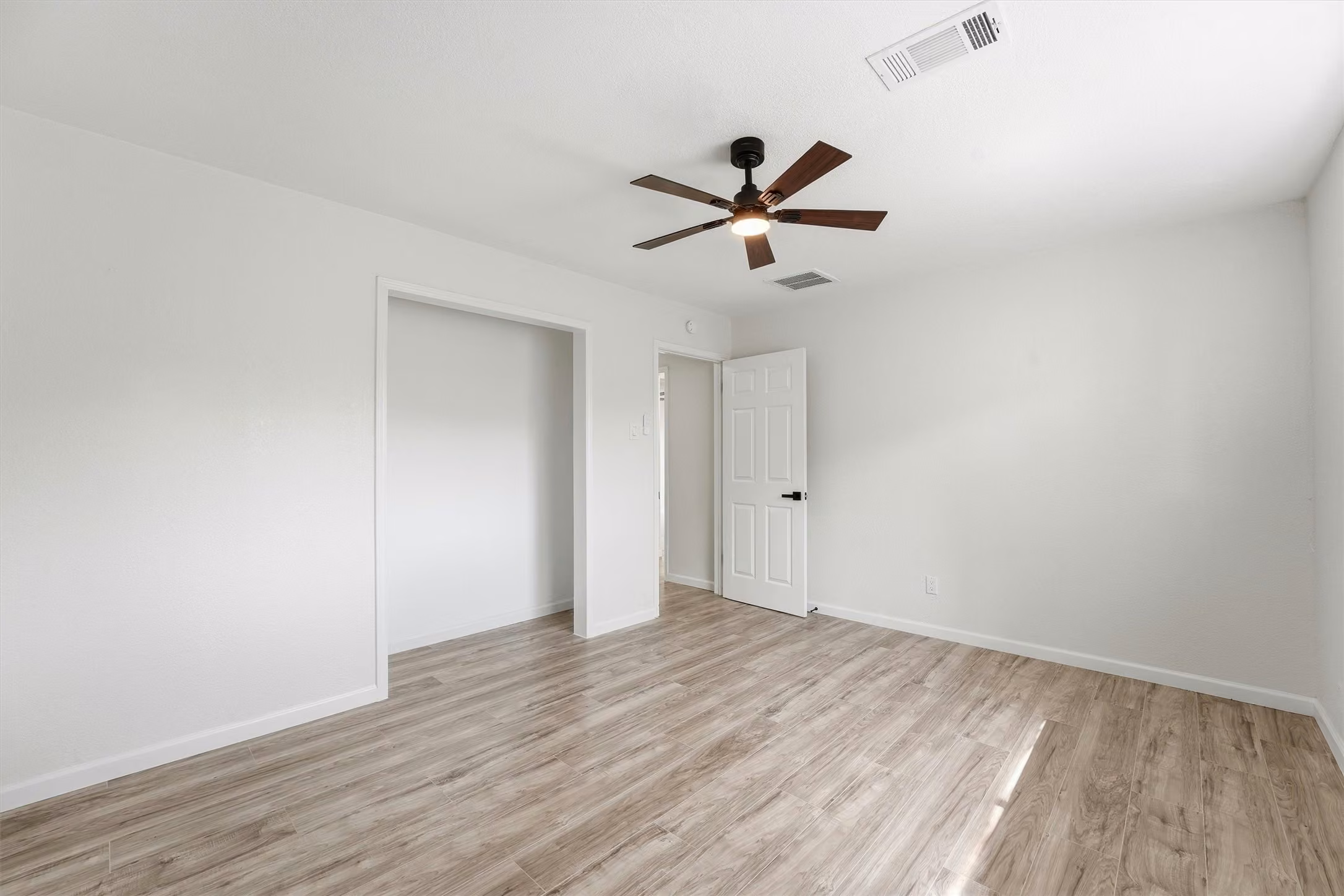 Photo 4 of 4110 Brookston Street, Houston, TX