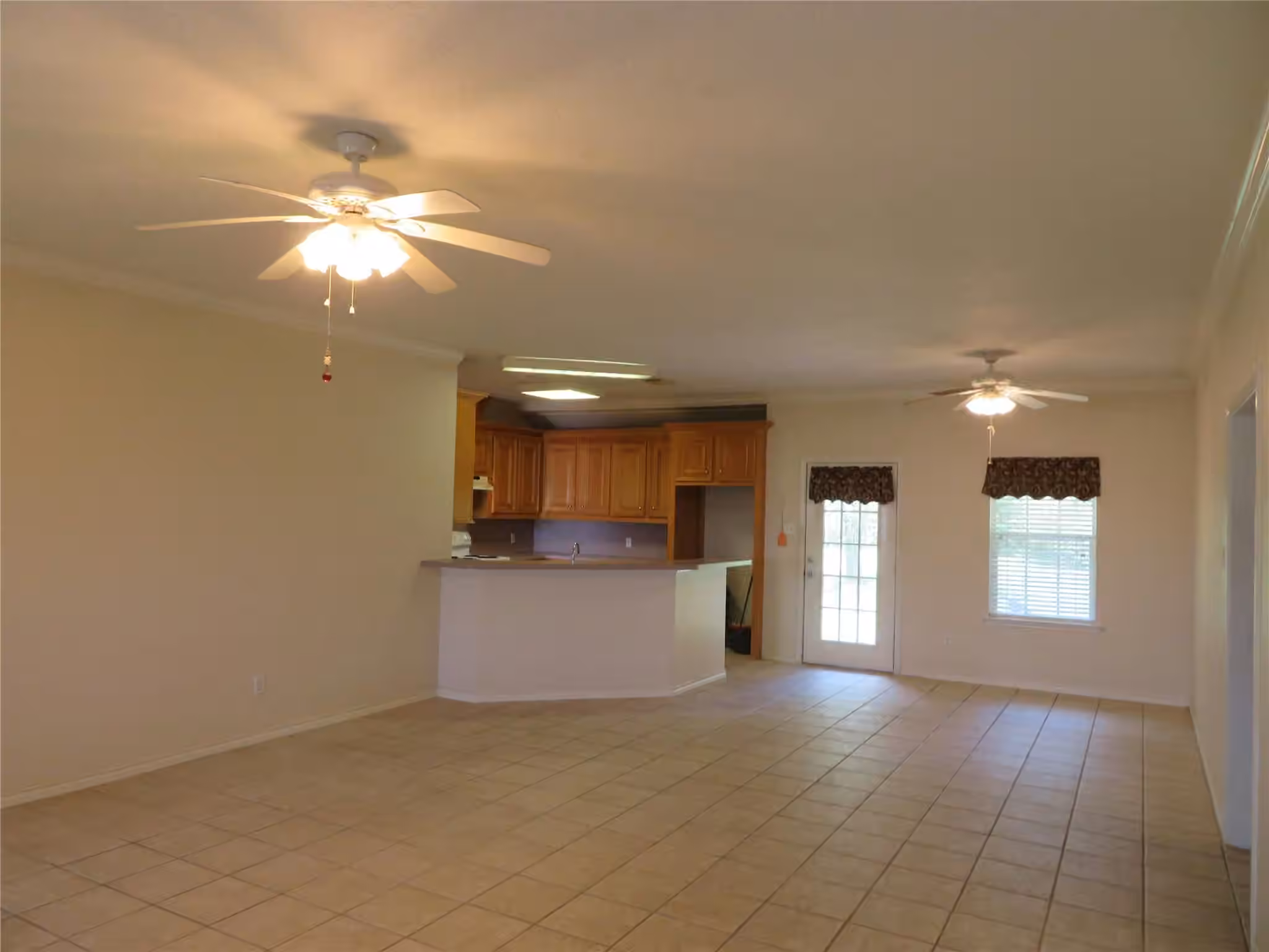 Photo 5 of 15682 Highway 105, Cleveland, TX