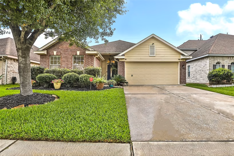 Photo of 6030 Sandy Creek Drive, Baytown, TX
