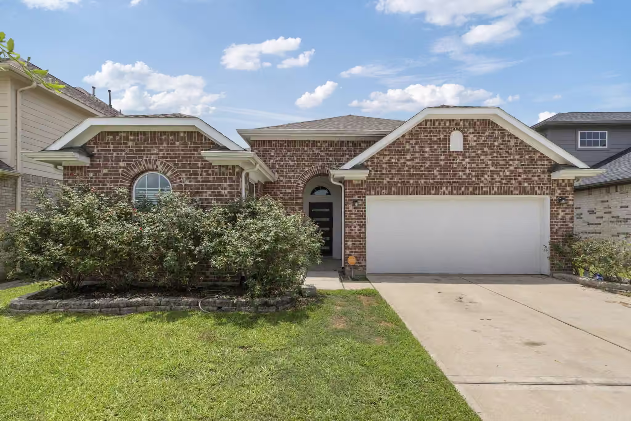 Photo 2 of 8803 W Crescent Lake Circle, Baytown, TX