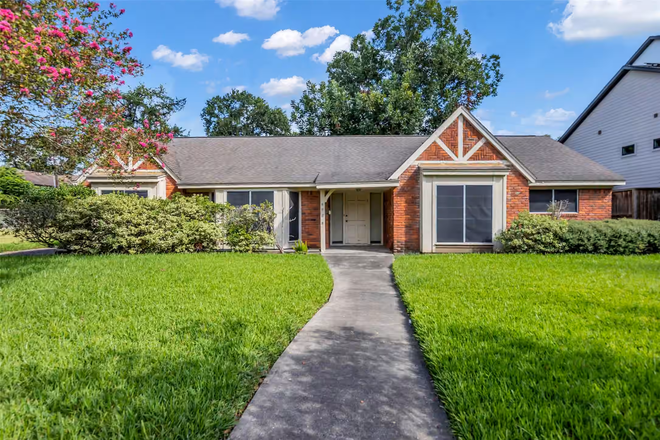 Photo of 5006 Yarwell Drive, Houston, TX 77096