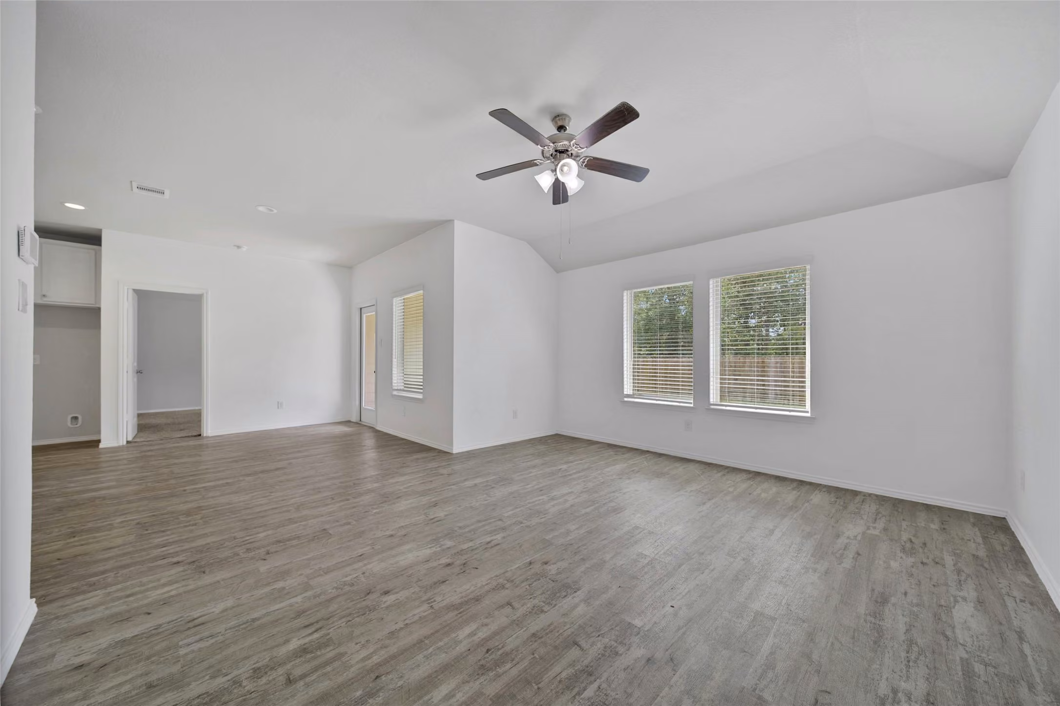Photo 5 of 2326 Strong Horse Drive, Conroe, TX