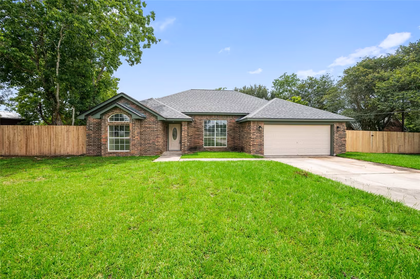 Photo 2 of 4807 Joe Patch Road, Baytown, TX