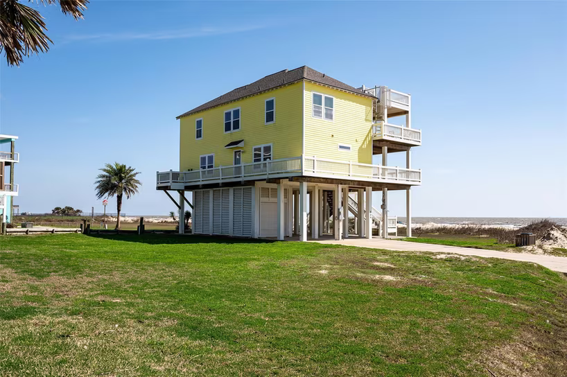 Photo 5 of 804 Eastview, Crystal Beach, TX