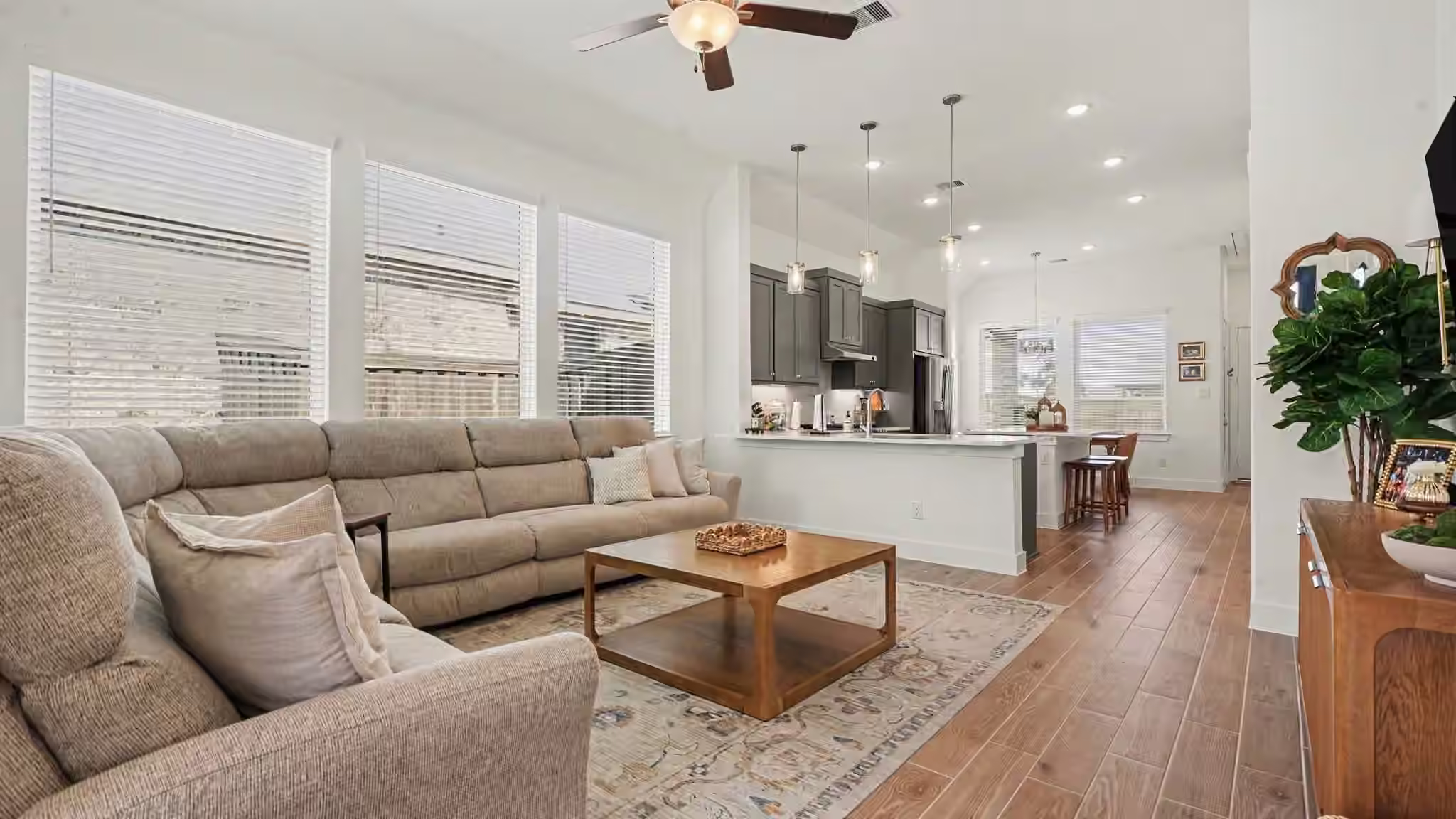 Photo 4 of 12019 Perch Drive, Mont Belvieu, TX