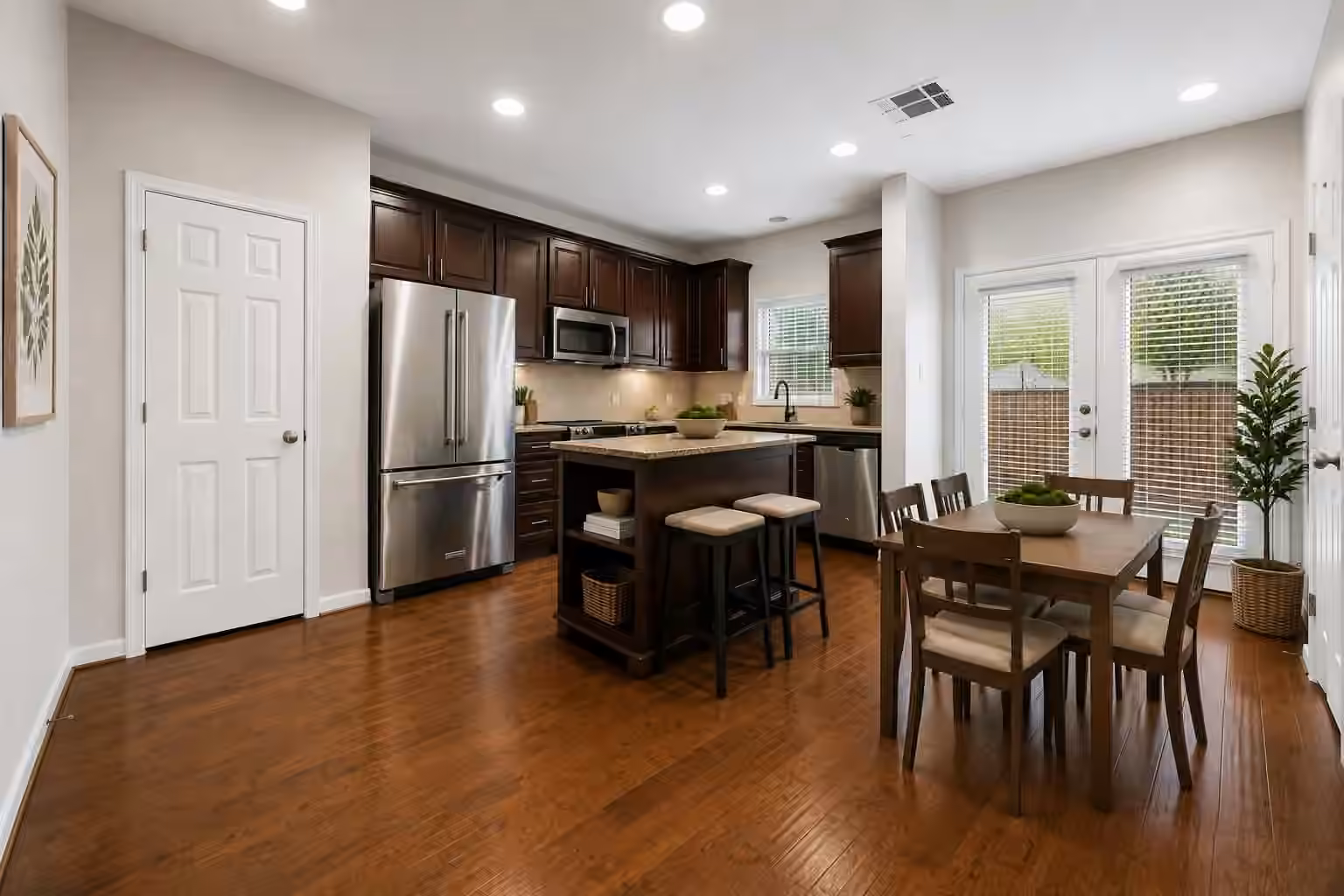 Photo 5 of 5106 Pinemont Place, Houston, TX