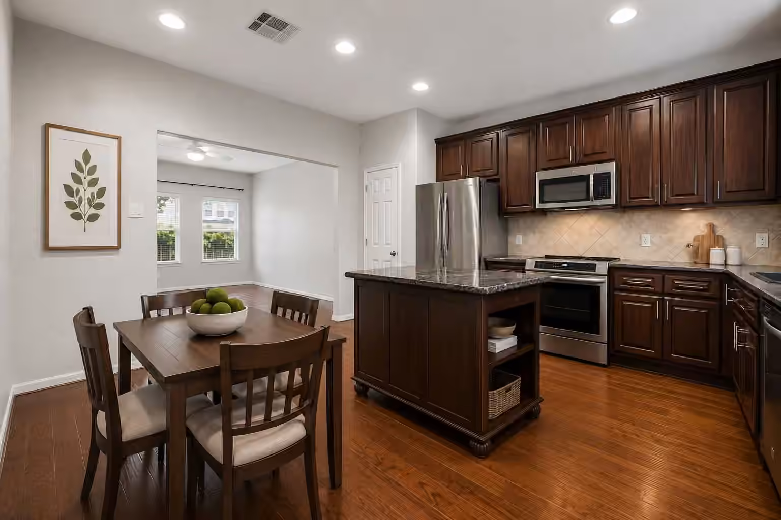 Photo 6 of 5106 Pinemont Place, Houston, TX