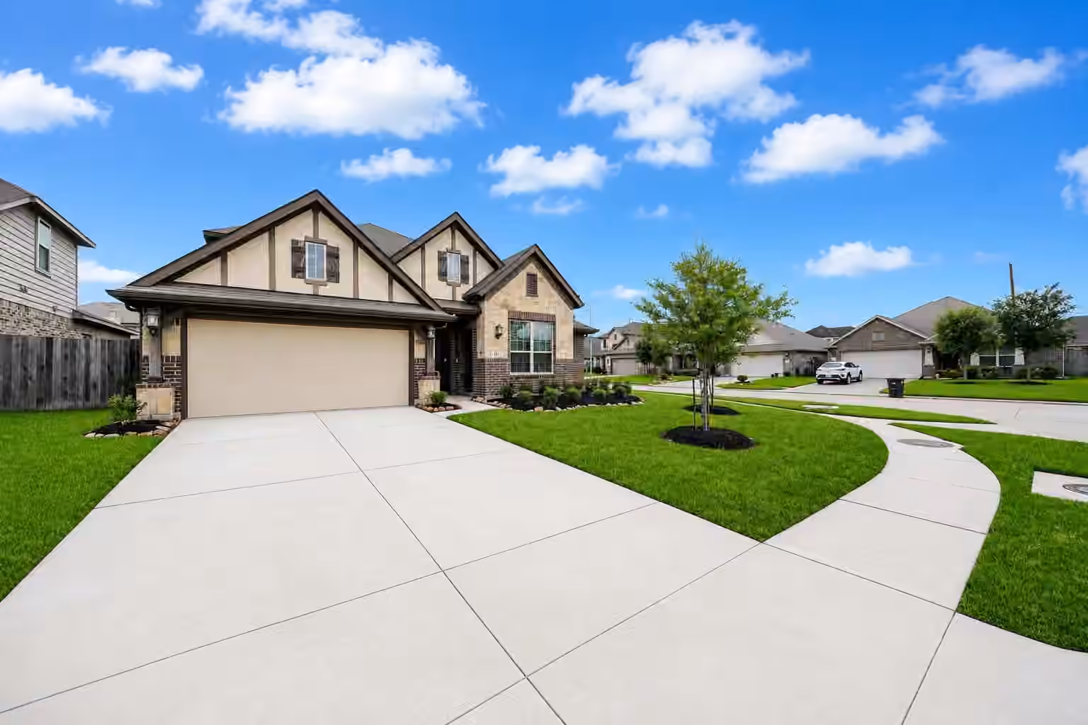 Photo 4 of 4537 Whitehaven Pine Way, Rosharon, TX