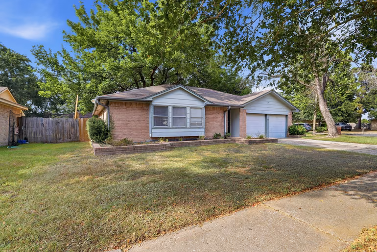 Photo 3 of 4118 Pinebridge Lane, Spring, TX
